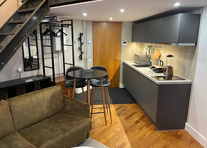 Διαμέρισμα Modern Loft In The Middle Of The City, Parking Space, Tv Game