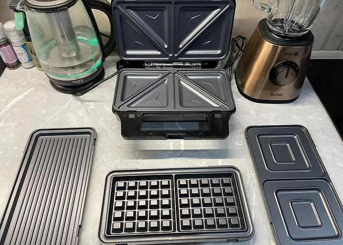 Modern Loft In The Middle Of The City, Parking Space, Tv Game דירה *